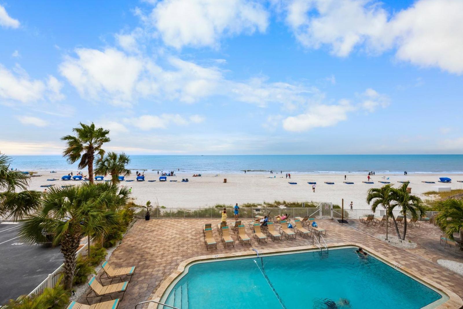 201 Sandy Shores Condos St. Pete Beach Eksteriør bilde